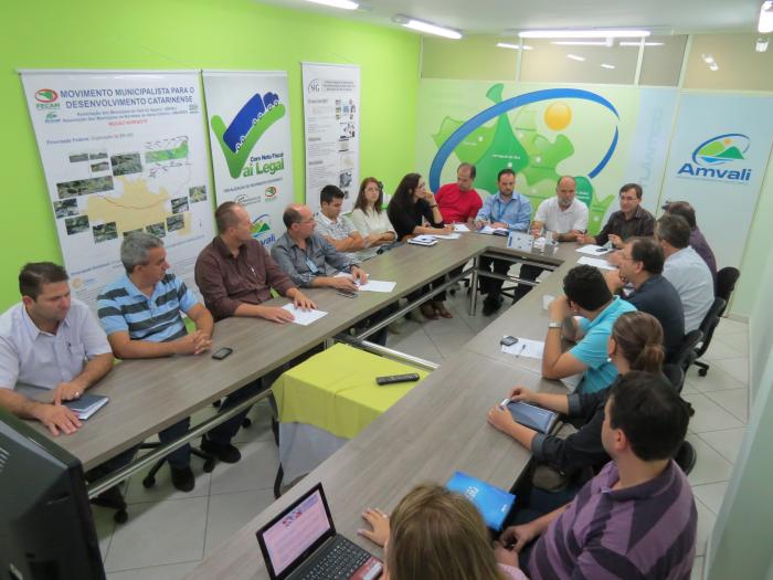 You are currently viewing Caixa Econômica Federal participa de reunião de colegiado