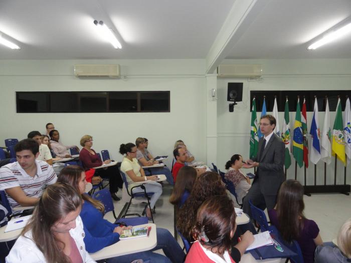 You are currently viewing Escola de Governo debate sobre Improbidade Administrativa