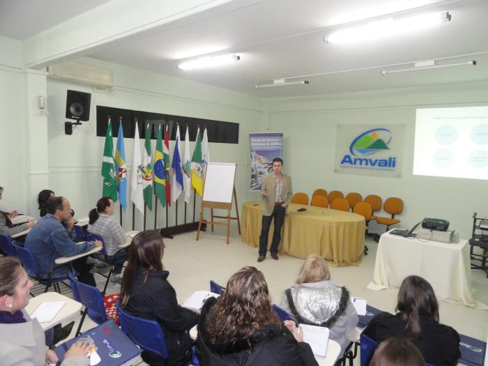 You are currently viewing Alunos conhecem as funções do Ministério Público