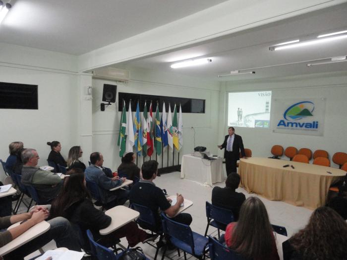 You are currently viewing Palestra da Escola de Governo e Cidadania discute sobre autodesenvolvimento