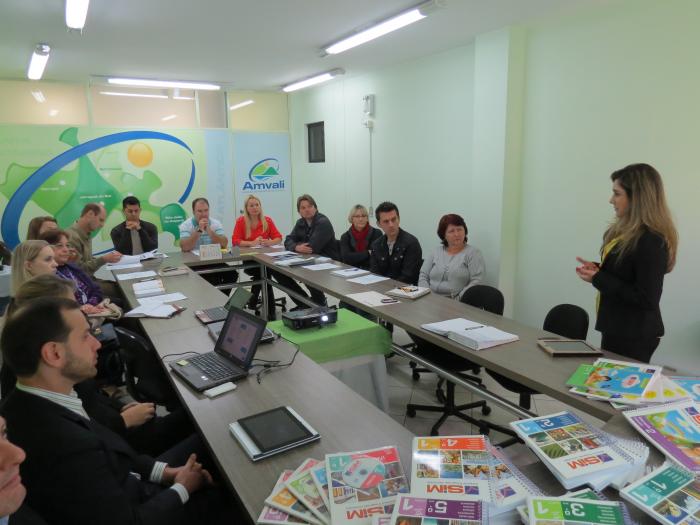 Read more about the article Projeto Operação Segura é apresentado em reunião do Colegiado de Educação da AMVALI