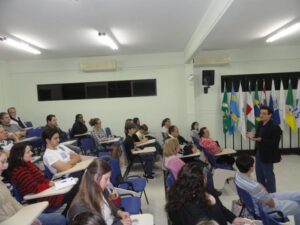 Read more about the article Turismo e desenvolvimento econômico são discutidos na Escola de Governo e Cidadania