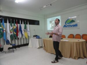 Read more about the article Eventos Climáticos são discutidos na Escola de Governo e Cidadania