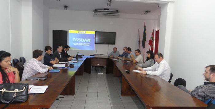 You are currently viewing Colegiado realiza reunião na Prefeitura de Guaramirim