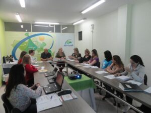 Read more about the article Assistente Social da FECAM participa de reunião do Colegiado de Assistência Social da AMVALI