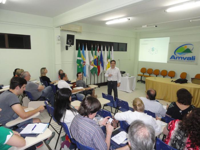 You are currently viewing Palestra sobre planejamento estratégico é realizada na Escola de Governo e Cidadania