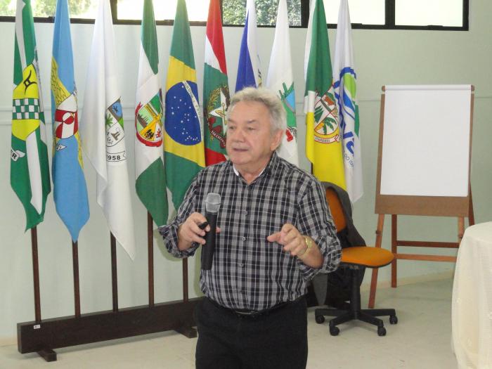 You are currently viewing Aula magna da Escola de Governo e Cidadania da AMVALI será nesta quarta-feira (5/3)