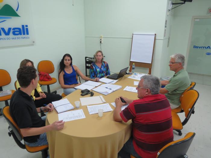 You are currently viewing Comitê Itapocu realizou reunião e planejou ações para 2014