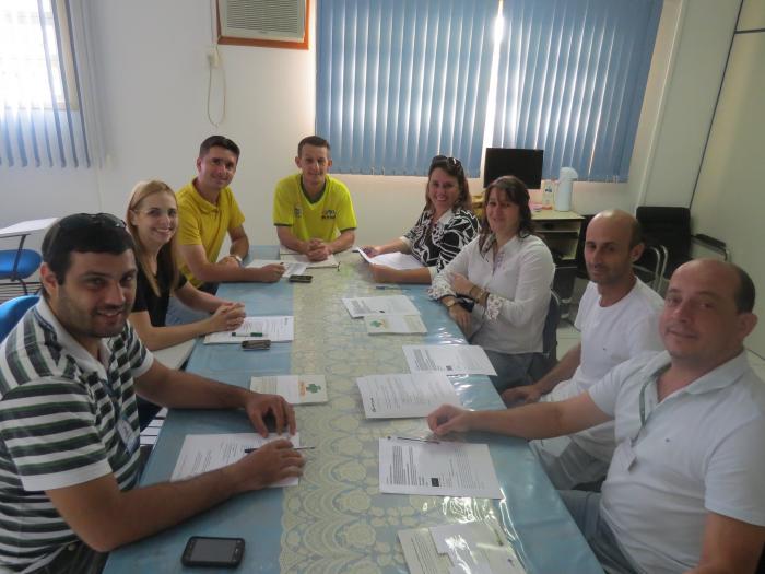 You are currently viewing Reunião do Colegiado de Esporte da AMVALI foi realizada na Prefeitura de São João do Itaperiú