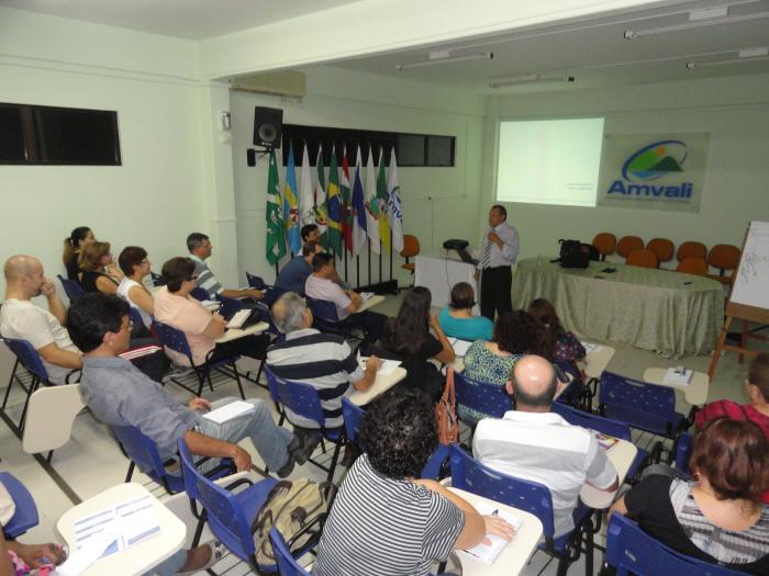 You are currently viewing Alunos da Escola de Governo e Cidadania participaram de palestra sobre Motivação e Autodesenvolvimento