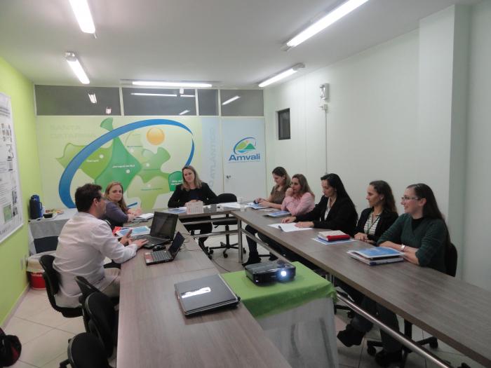 You are currently viewing Colegiado de Assistência Social participará de seminário em Chapecó