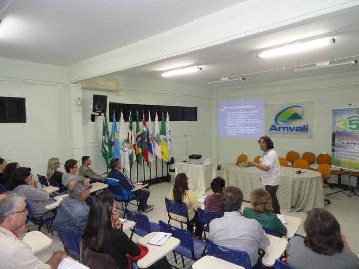 You are currently viewing Alunos da Escola de Governo debateram sobre Ética na Administração Pública