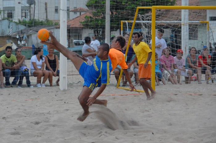 You are currently viewing 16 equipes disputam categoria livre do Beach Soccer 2010