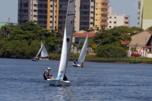 Read more about the article 6ª Regata da Lagoa reúne participantes de dois Estados