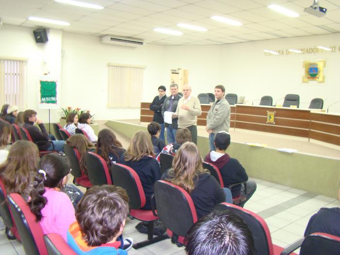 You are currently viewing Jovens que participaram do Programa Vereador Mirim criam o Grupo Juventude em Ação