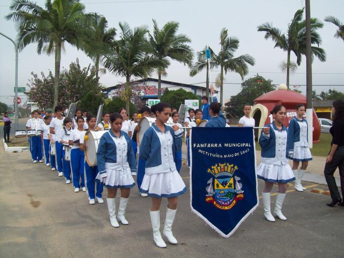 You are currently viewing Novos instrumentos e uniformes para a Fanfarra Profª Onédia