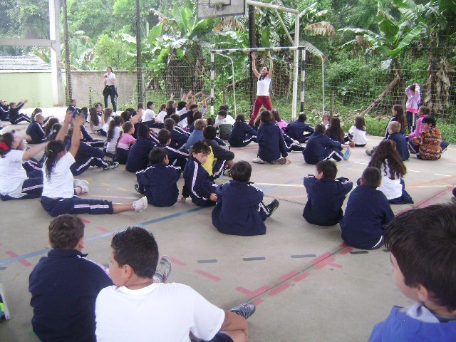 You are currently viewing Escola Ribeirão Cavalo recebe estudantes estrangeiros