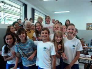 Read more about the article Alunos de 6ª série da Escola Teresa Ramos receberam visita do professor Gílio Giacomozzi