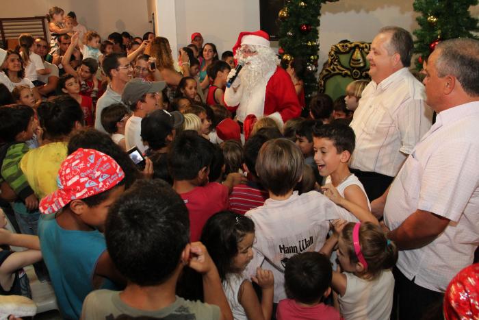 Read more about the article Mais bairros recebem apresentações de natal