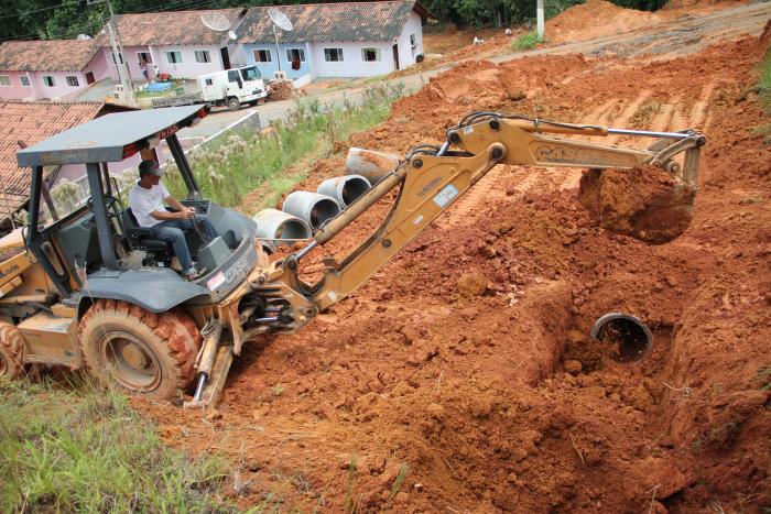 Read more about the article Tubulação resolve problemas no bairro Caixa d’Água