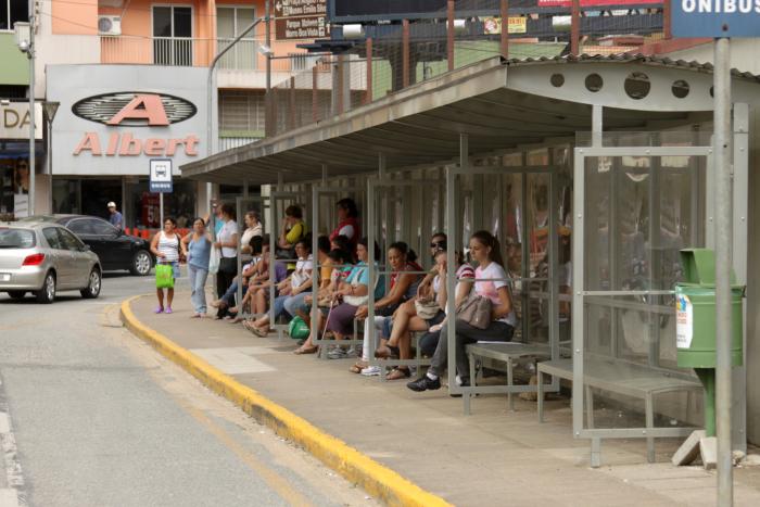 You are currently viewing Abrigos de ponto de ônibus proporcionam mais conforto para a população