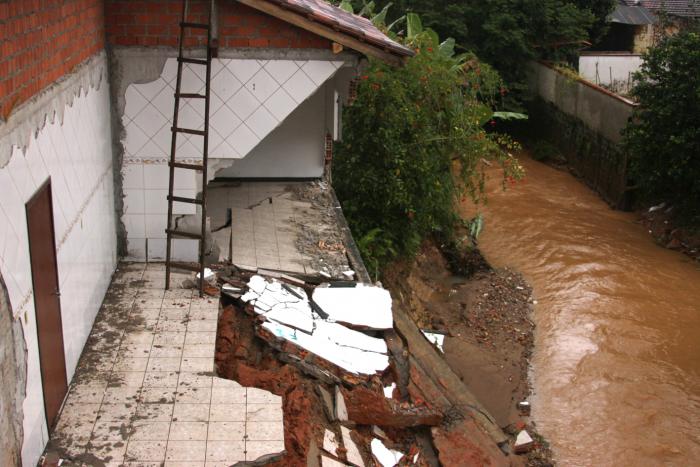 Read more about the article Chuvas atingem diversas regiões do município