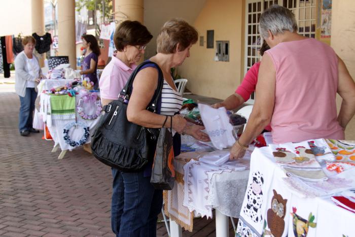 Read more about the article Exposição na praça valoriza os artigos feitos à mão