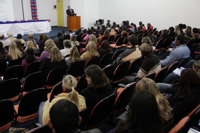 You are currently viewing Conferência debate estratégias da assistência social em Guaramirim