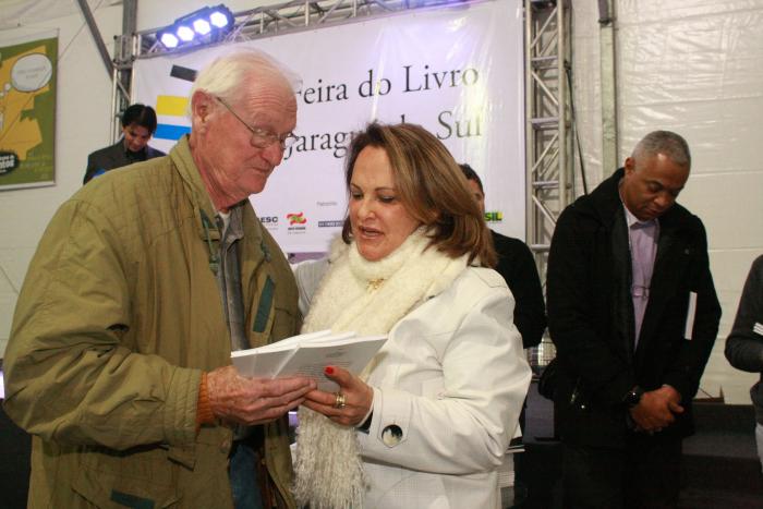 Read more about the article Lançamento do livro “Contando a sua história” reuniu personagens da obra