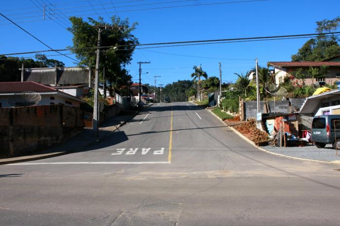 Read more about the article Nova pavimentação em 15 ruas dos bairros Estrada Nova,Nova pavimentação em 15 ruas dos bairros Estrada Nova,Rau e Três Rios do Sul será entregue nesta