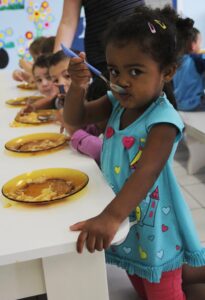 Read more about the article Alimentação escolar rende homenagem para Guaramirim