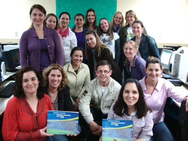 Read more about the article Professores concluem curso de tecnologia na educação