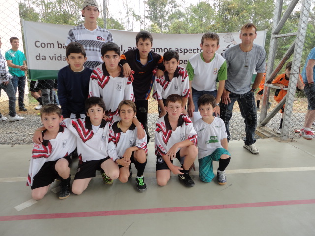 Read more about the article 1° Torneio de Futsal Menor e Feminino de São João do Itaperiú