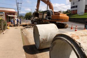 Read more about the article Rua Roberto Ziemann é parcialmente interditada para colocação de tubos