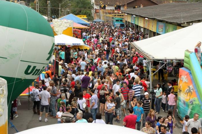 You are currently viewing Quase 13 mil pessoas na Tarde das Crianças da Schützenfest