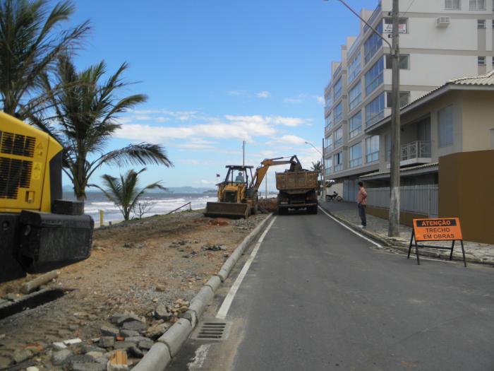 You are currently viewing Iniciaram as obras de revitalização da Avenida Beira Mar, em Barra Velha