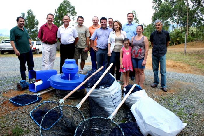 You are currently viewing Prefeitura entrega equipamentos à Associação de Aquicultores