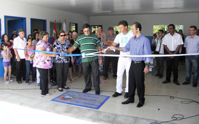 You are currently viewing Inaugurada a Escola Isolada Municipal Professor José Miguel Zimmermann em Barra Velha