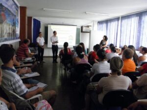 Read more about the article Palestra de Boas Práticas na Manipulação de Alimentos atrai comerciantes de Barra Velha