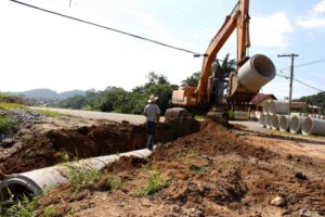 Read more about the article Nova tubulação é instalada em rua da Tifa Martins