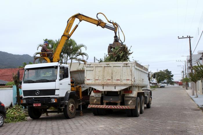 You are currently viewing Programa ambiental recolhe 180 toneladas de entulhos