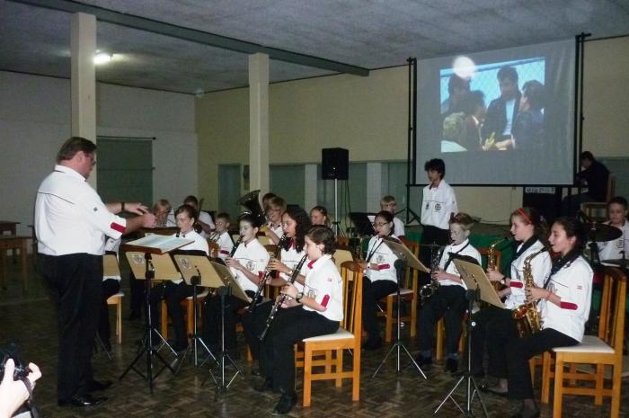 Read more about the article Concerto da Banda Mirim abre a programação dos 21 anos da Escola de Música Jazz Band Elite