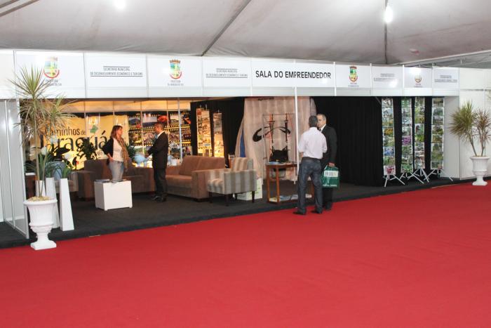 You are currently viewing Prefeitura de Jaraguá orienta empreendedores na Expo 2012