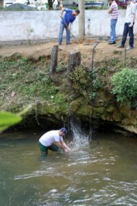 Read more about the article Defesa Civil implanta sensor de nível de rio no Ribeirão Molha