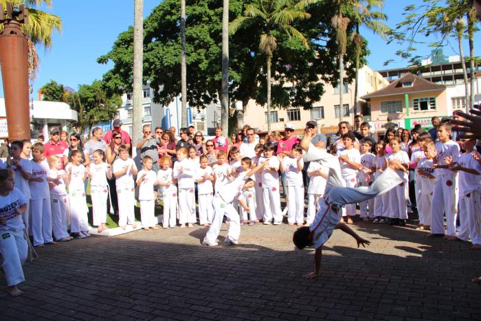 Read more about the article Mostra Cultural reúne estudantes de dança, teatro, capoeira e banda