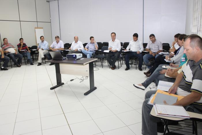 You are currently viewing Prefeitura de Jaraguá realiza reunião de colegiado