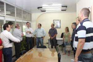 Read more about the article Prefeito conhece sistema de transporte de Blumenau