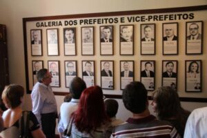 Read more about the article Inaugurada a galeria de prefeitos e vices