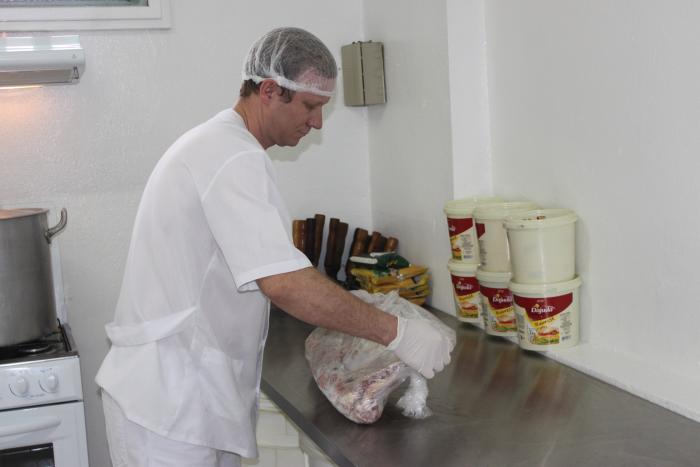 Read more about the article Assadores de carnes devem seguir normas para garantir segurança alimentar