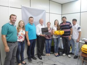 Read more about the article Educação faz entrega de lousas e notebooks